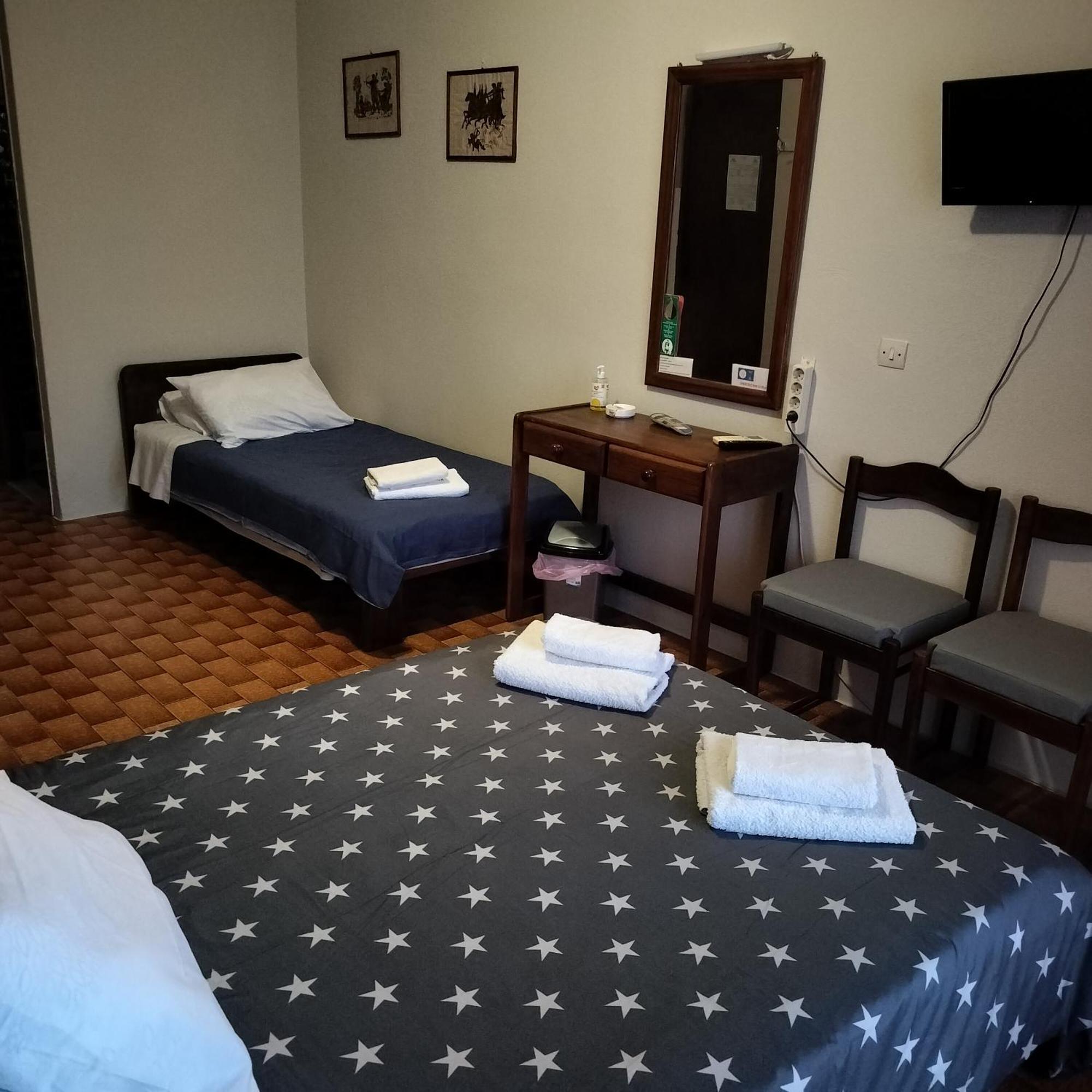 Bissias Guest House Галатас Экстерьер фото
