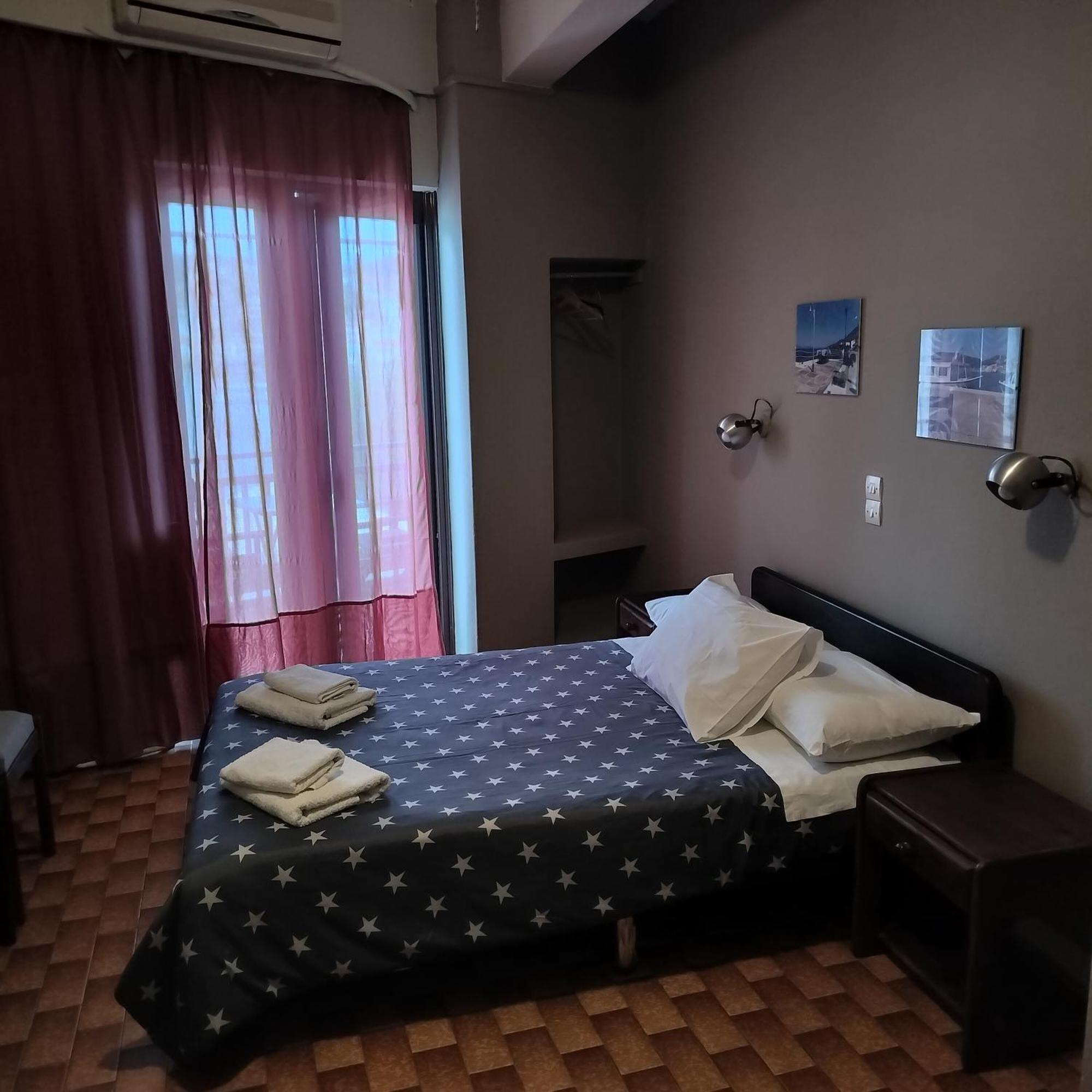 Bissias Guest House Галатас Экстерьер фото